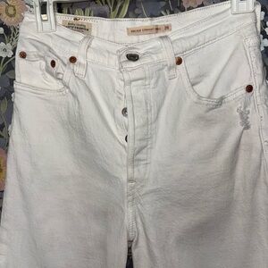 Levi’s premium Cream Ribcage Straight- Ankle Pants